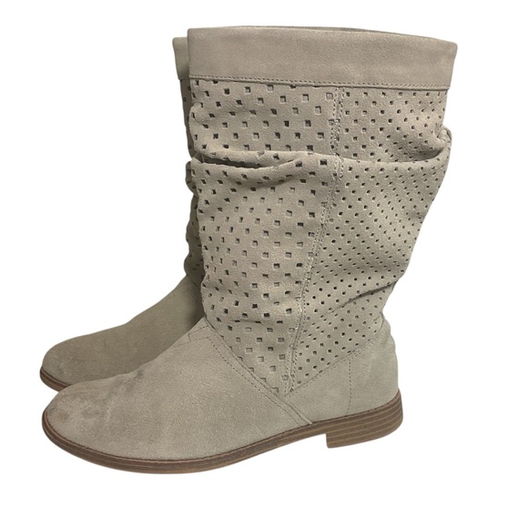 Toms Boots Women’s Sz 7 Serra Slouch Booties Beige Suede Mid Calf Pull On 710515 - Picture 1 of 5